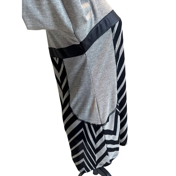 Artex Fasions long sleeves tunic small md in Canada Black Grey zig zag - Picture 7 of 10